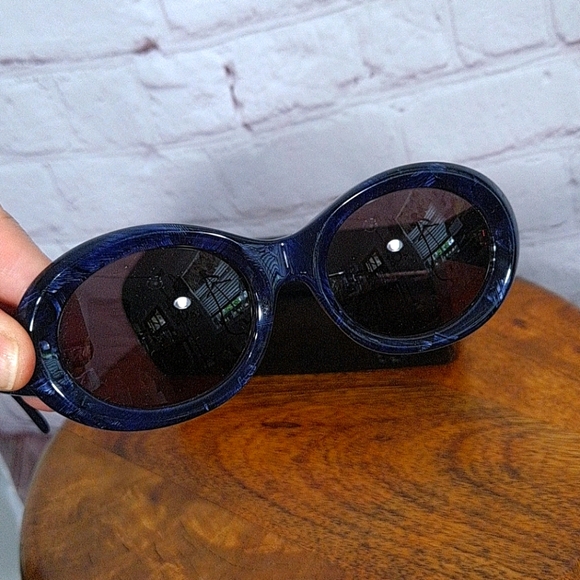 Fendi Vintage Blue Model 7555 Sunglasses main image 6